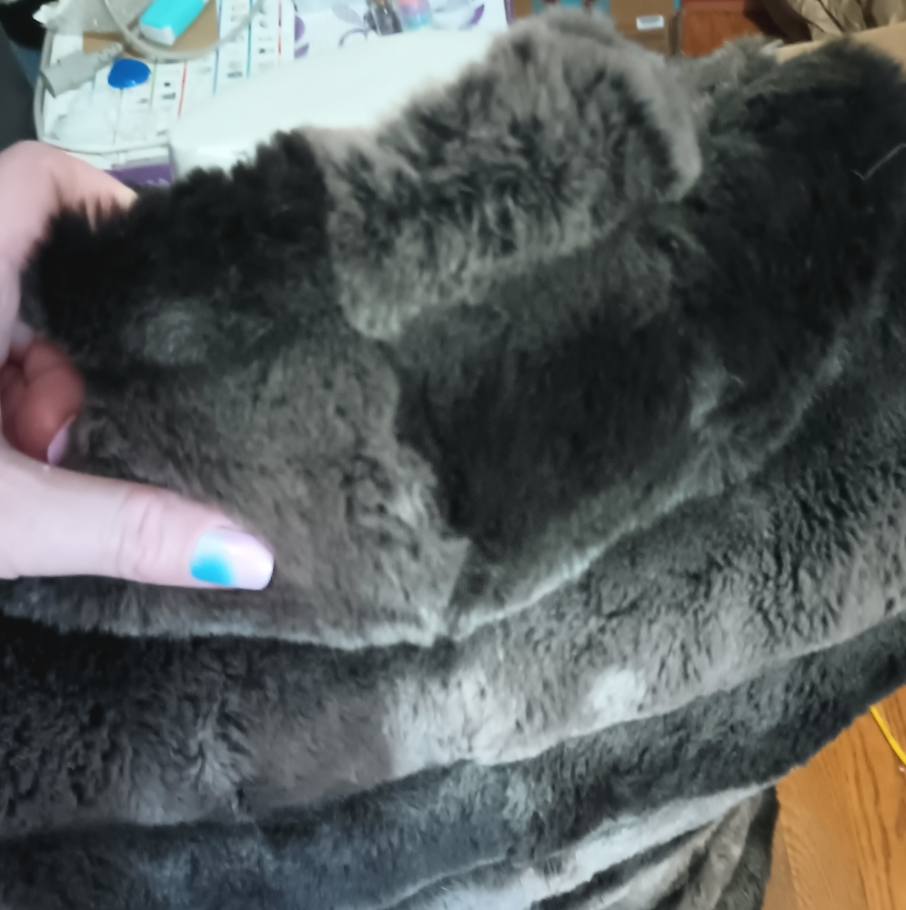 Faux Fur NWT Antonio Melani Collared Vest - Picture 4 of 7